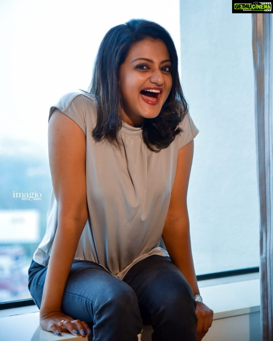 Actress Priyanka Nair HD Photos And Wallpapers April 2022 Gethu Cinema