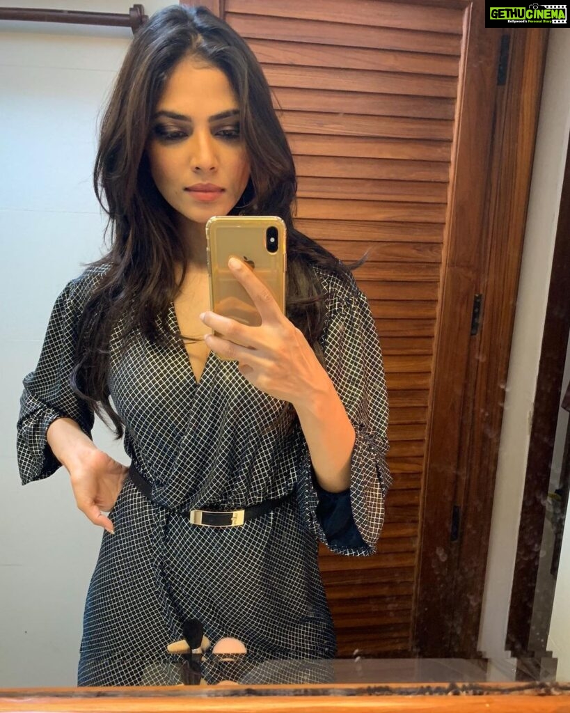 Malavika Mohanan Instagram Pratik8shah Gethu Cinema