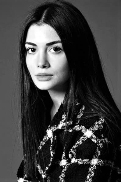 Özge Yağız Wiki, Biography, Age, Gallery, Spouse and more