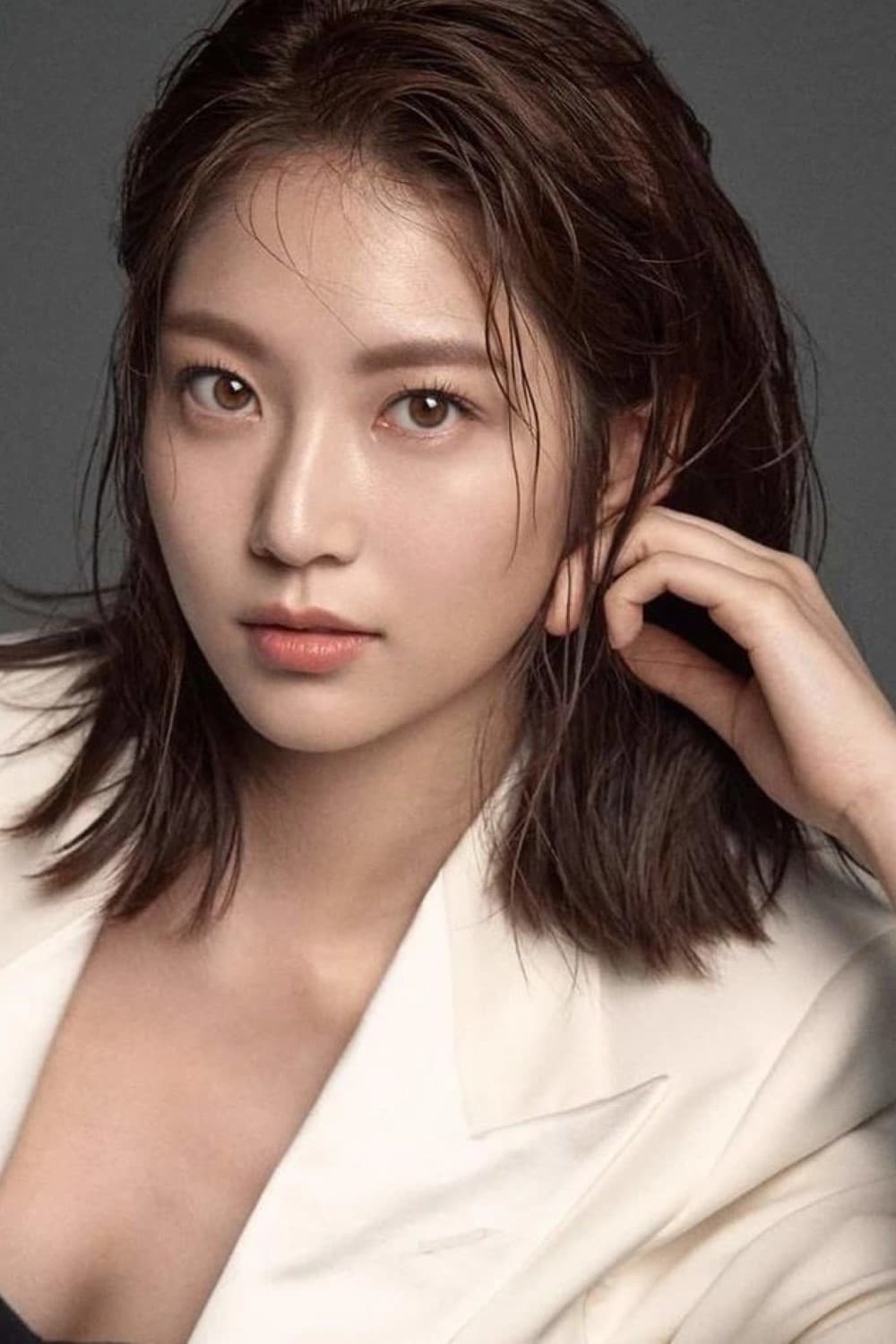 Gong Seung-yeon Wiki, Biography, Age, Gallery, Spouse and more