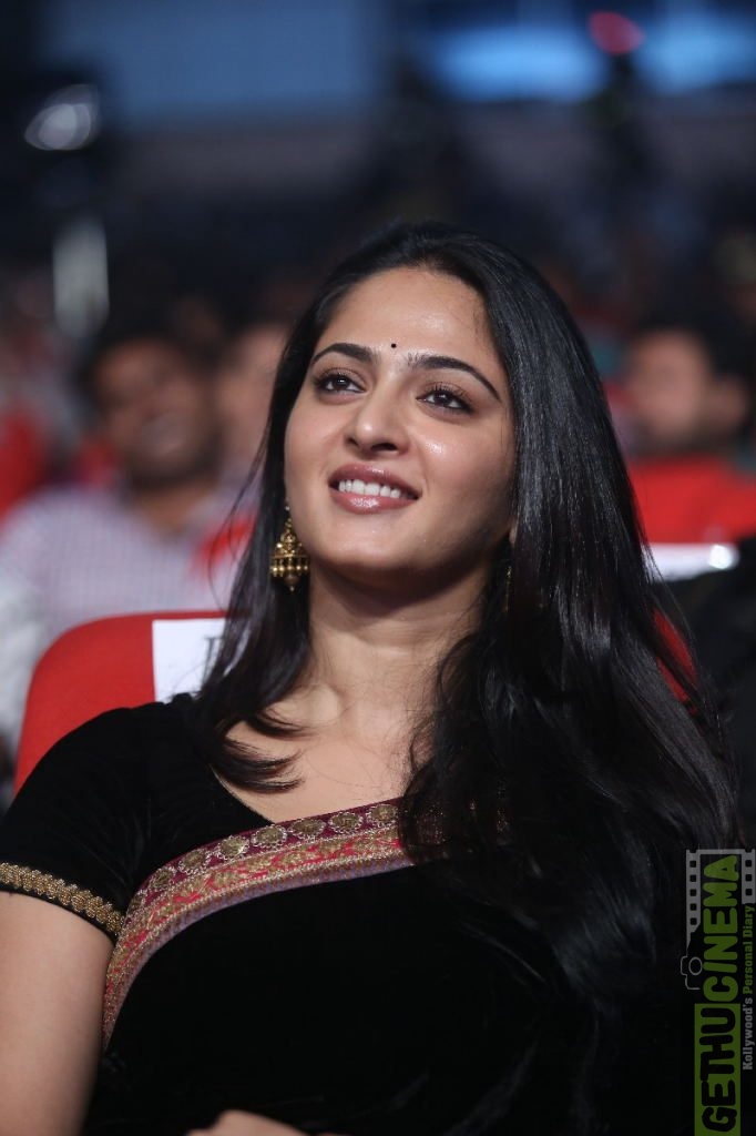 Actress Anushka Shetty Latest HD Photoshoot | Gethu Cinema