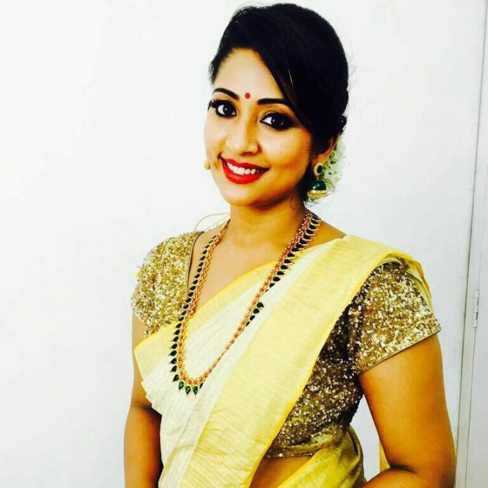 Actress Dhanya Veena / Navya Nair Gallery | Gethu Cinema