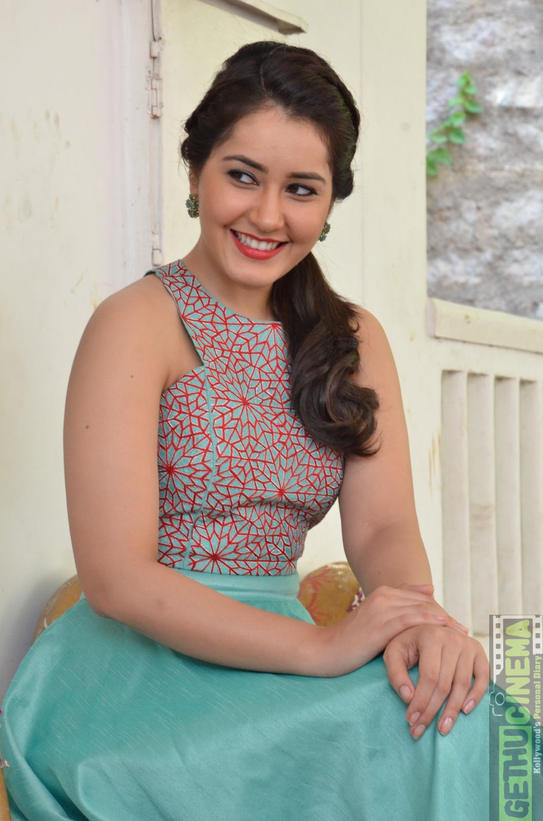 Rashi Khanna Get Girls In Pictures