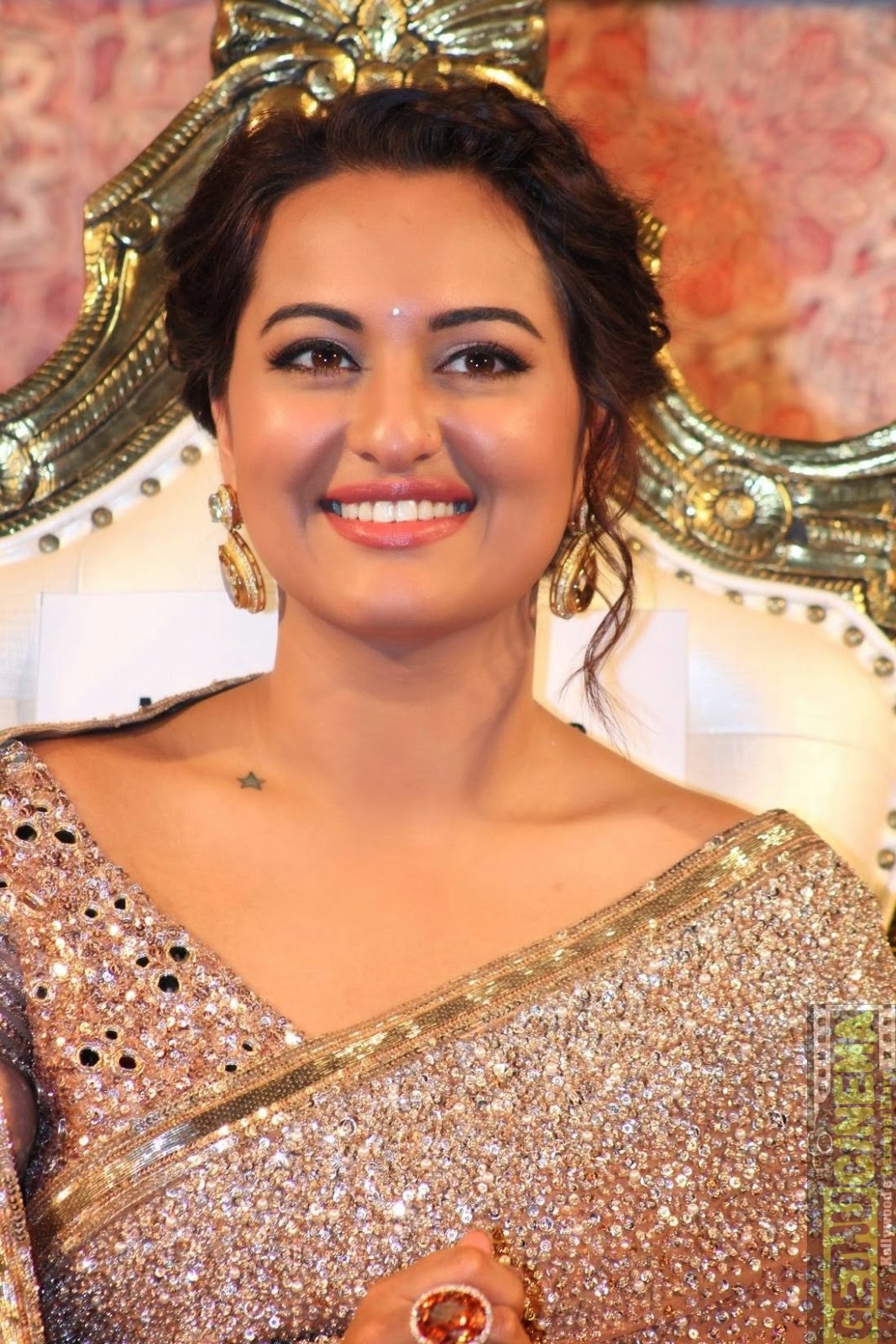 Actress Sonakshi sinha Latest Photoshoot - Gethu Cinema
