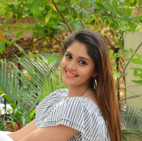 Actress Surabhi Latest Gallery - Gethu Cinema