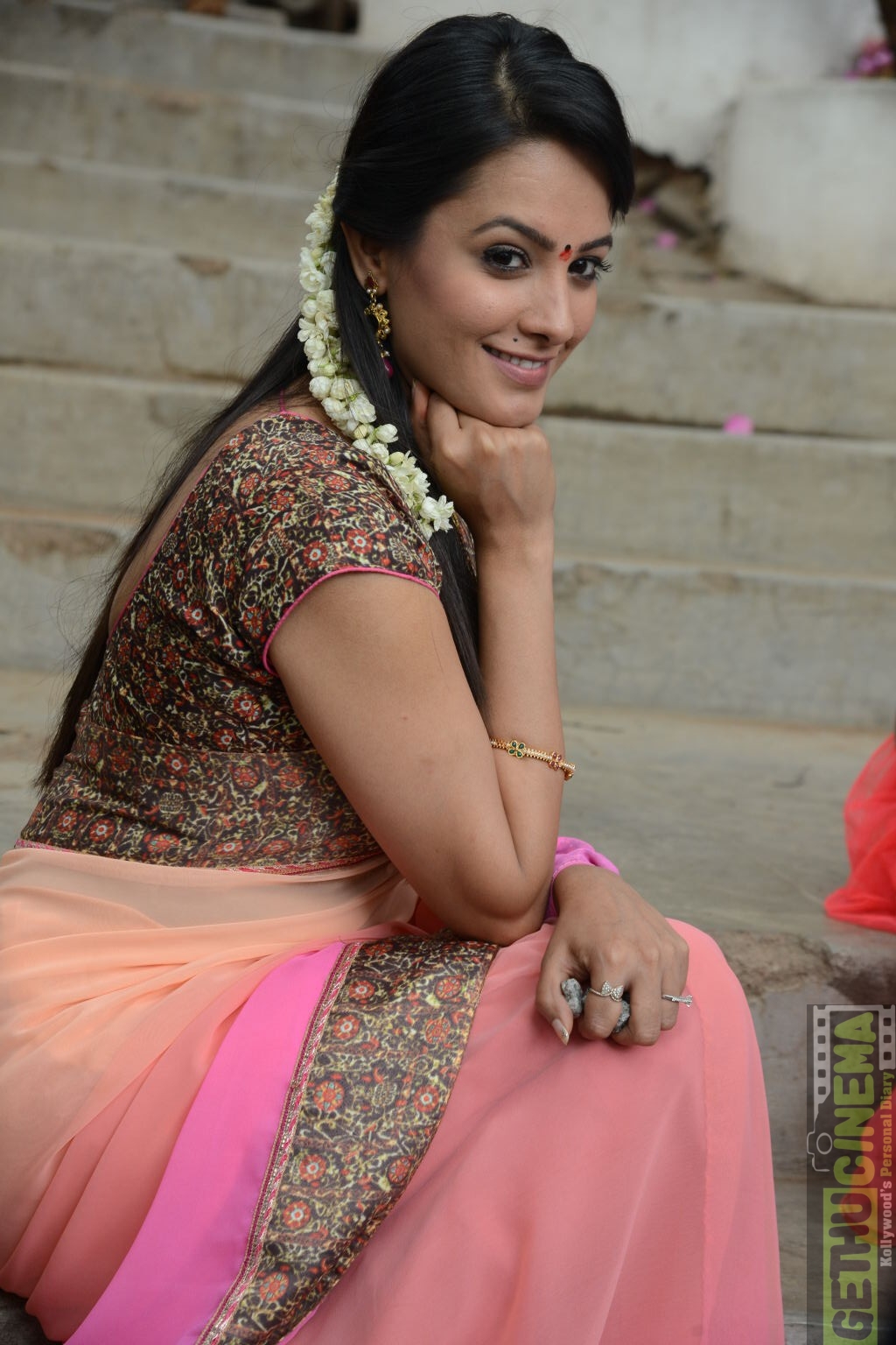 Actress Anita Hassanandani cute gallery | Gethu Cinema