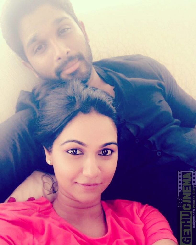 Allu Arjun Selfie Husband And Wife Gethu Cinema