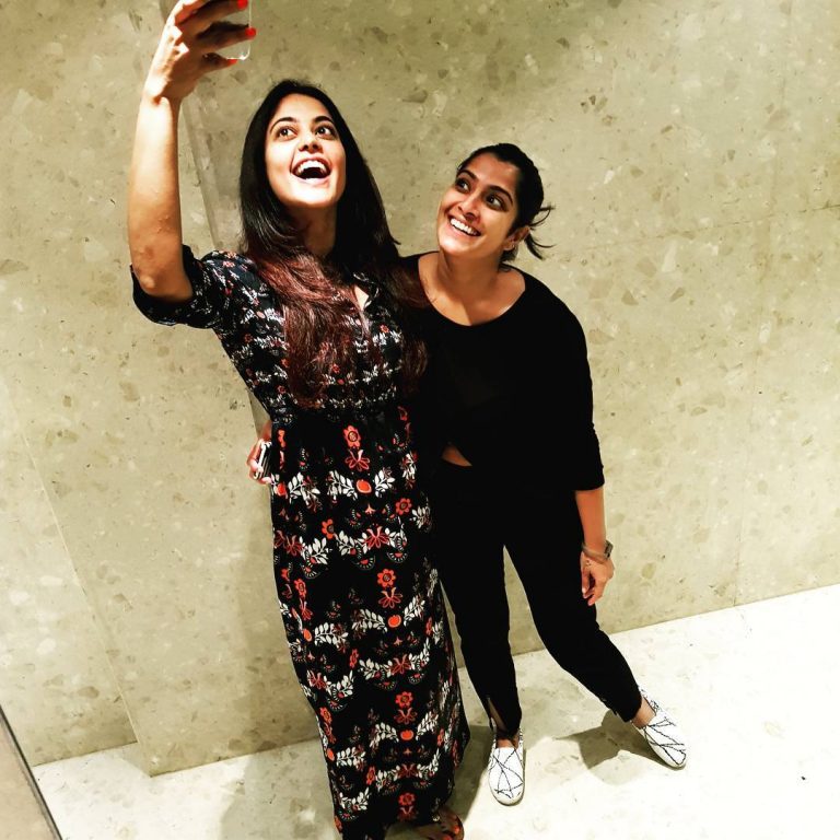 Actress Varalaxmi Sarathkumar 2018 HD Gallery | Selfie & Instagram ...