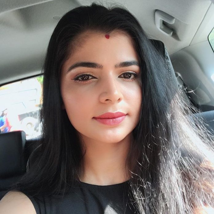 Singer Chinmayi Latest HD Gallery | Friends & Family Picture - Gethu Cinema