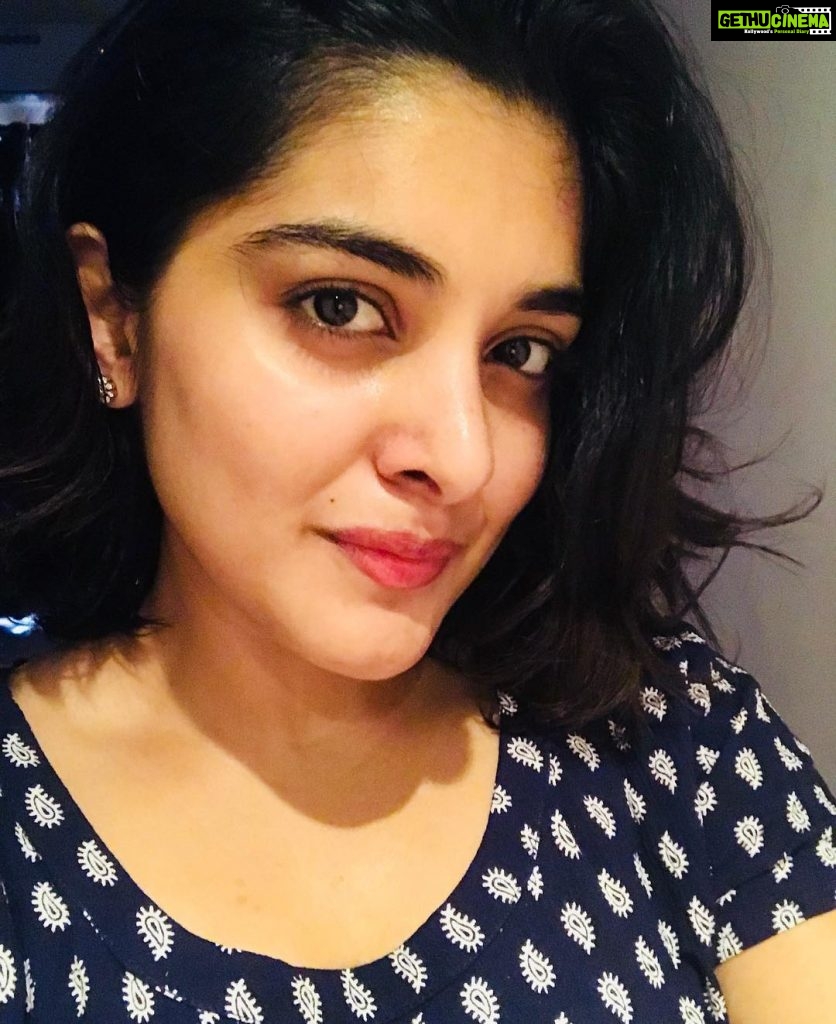 Actress Nivetha Thomas 2018 Latest Cute Images & Family, Selfie ...