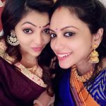 Athulya Ravi, Naadodigal 2 Actress, selfie, friend