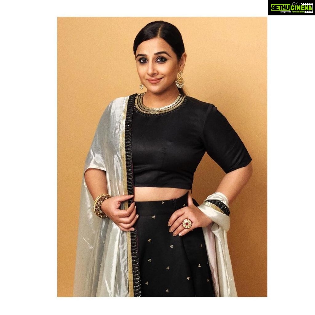 Vidya Balan, Mission Mangal Actress, white saree, glamorous - Gethu Cinema