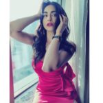 Adah Sharma Instagram - POLL : With filter or Without filter 🙈 SWIPE ! After uploading those previous pics without a filter I found this one ...now I like this better because it blue 😍 you ? . . I was trying to make my Instagram look impressive like doing the 3 post in the same outfit thing 🤓 we can see how that has worked out if u scroll down my timeline 🤣🤣🤣 The attempt to get it to look neat is still on 😁💪 but I think I will find three husbands before that happens 🙈