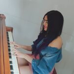 Adah Sharma Instagram - Tag someone who gets nervous 😁 . This is also how I run away from boys who try to talk to me 😅(watch till end of video) HOWEVER !!! I'm making efforts to be more social with humans . I had a 7 minute conversation with the bhajiwaala today about dhaniya and its benefits and I'm going to put as much effort into flirting as I do with chords🤣🤣🤣...not with the bhajiwaala... he has a girlfriend he told me . This video is dedicated to the girl in the audience at IIT who asked me how I'm always so confident and how I never look nervous. So I thought I should share a video where i got nervous and ran away (please don't run away. Face your fears...I'm going to play the piano in front of an audience some day soon 🙈 * i've grown a pimple just with stress from that thought) #mondaymotivation 💪 . So when u guys are out partying on the weekend this is what I'm doing at home....So dancing on stage , or speaking in front of a million people doesn't make me nervous..but now I'm sooo used to playing the piano alone or to just one person that if the audience increases to more than 2 my fingers get cold and slip from the keys. When I started playing this piece we didn't have an audience. But this was in the hotel lobby and then people started gathering...Adah decided to run away ! When Adah gets nervous she bolts ! . My convent school politeness made me say Thank You before I ran away also 🤣 #100yearsofadahsharma .