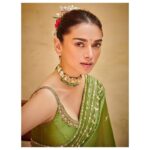 Aditi Rao Hydari Instagram - 💚 'Mandana' by @punitbalanaofficial 💄- @eltonjfernandez 🥻- @stylebyami 📸 - @thehouseofpixels Managed by - @ssubberman #MandanaByPunitBalana #ThePunitBalanaWoman #SpringSummer2021