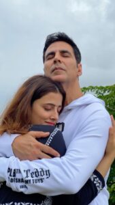 Akshay Kumar Instagram - Loving your #Filhaal2Reels , here’s one more from me on my favourite line from #Filhaal2Mohabbat, would love to see yours :) 
I’ll be resharing the best entries, don’t forget to use #Filhaal2Reels