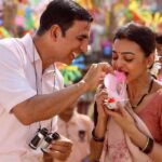 Akshay Kumar Instagram - Don't forget to buy all the Women in your life Pads as well as Candies, Chocolates and Flowers this #ValentinesDay 💖 Celebrate Her. #Period @padmanthefilm @radhikaofficial @sonamkapoor @twinklerkhanna @sonypicturesin @kriarj #RBalki #PadManInCinemas
