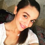 Alia Bhatt Instagram – No more #PMS.  I’m always Selfie-ready thanks to @GarnierIndia Neem +Tulsi face wash ⭐️⭐️⭐️