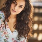 Angira Dhar Instagram - 📸 @rohanshrestha Make-up & Hair by @makeupwali Styled by @muskaan.goswami