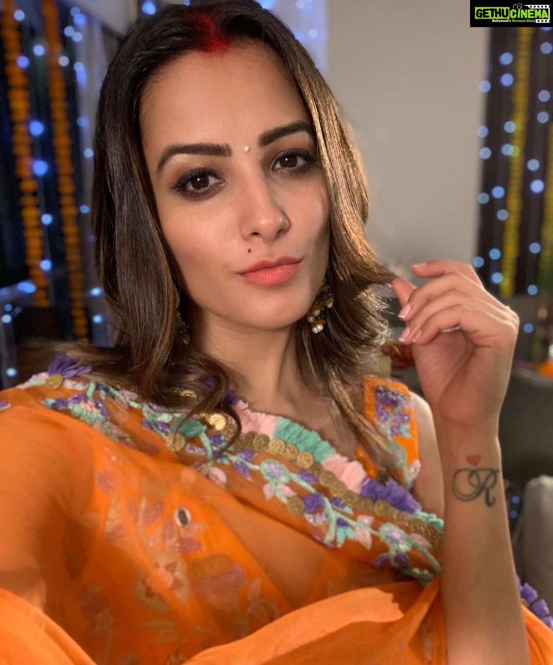 Anita Hassanandani Instagram – Ek chutki sindoor … se thoda zyaadaaaa 🤣 ...