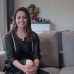 Anita Hassanandani Instagram - Hey guys, check out my move the “AHR Lunge” as part of the #MakeYourMoov challenge. It’s a great way to stay fit while doing boring chores around the house! #FitIndiaMovement I now challenge my friends @hindujaritika @rohit___h @aditi_bhatia4 @ektaravikapoor @karan9198 and my hubby @rohitreddygoa to take this up! @moov.india