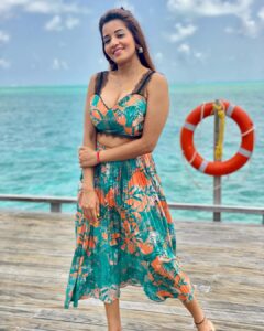 Antara Biswas Instagram - The Ocean Is Everything… I Want To Be Beautiful… Mysterious….Wild And Free …. 
#waterbaby #me #maldives #diaries #love 

@youandmemaldives #cocoonmaldives 

Outfit: @24dressy 
Slippers: @angelcroshet_swimwear 
Accessories: @the_shine_cart
