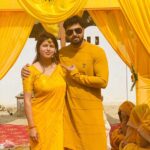 Antara Biswas Instagram - Meri Pyaari Nanadiya ... Banne Ja rahi Dulhania 😍😍😍.... #riyakishaadi #haldiceremony .... missing you all... love you 😍... Azamgarh