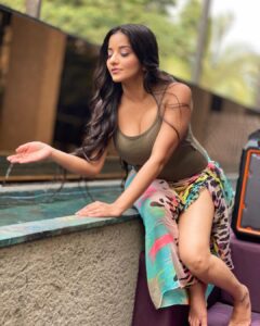 Antara Biswas Instagram - Optimism Is A Happiness Magnet ... #goodmorning #thursday #vibes #fhm #magazine #shoot #bts #throwback