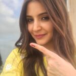 Anushka Sharma Instagram - Started my morning by casting my vote.Voting is our collective duty towards our country & its progress.Pls go out & vote 🙏🏼#VoteKarMaharashtra 🇮🇳