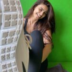 Daisy Shah Instagram - HEALTH!! Ever thought about this word.. I have, a million times. What is the real meaning of it?? Is what I learnt recently. It’s not only about working out and eating right.. basically it’s not only body related! We tend to forget that mind is equally or rather most important part of our body that needs the right nourishment. Feed your mind the right thoughts and rest will follow!!! The slides 👉🏻 say a lot about me in the exact order how I do it. Know that nothing lasts forever and going through the hardships of life makes you who you are. Most importantly go through all phases of your life with a ‘Big Smile’ on your face and ‘Good times’ will be rolling in soon. 😇 . . . 😇 Difficult roads lead to beautiful destinations. . . . #daisyshah #worldhealthday #wednesdaywisdom #livelovelaugh #faithoverfear