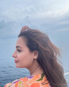Dia Mirza Instagram - Throwback to one of the most memorable and magical times we shared together 🐬 

@TravelWithJourneyLabel
@jamanafaru_maldives
#myJAmoment
#JAmanafaru
#TravelWithJourneyLabel
#JourneyLabel
#YouAreSpecial