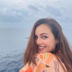 Dia Mirza Instagram - Talk about saving the best for last!?! We spent over an hour with a few schools of #Dolphins... 20-30 of them at a time. Words are inadequate to express the joy of witnessing these beautiful creatures in the wild 😍🐬

The Indian Ocean was magic, our time here in her calm waters has been restful and restorative. 

The love, care and attention given to us by @travelwithjourneylabel and @jamanafaru_maldives is going to be unforgettable. Truly touched 🙏🏻 

It all seems a little serendipitous how our day unfolded leading to the most memorable #EarthHour2021 on the beach 🌊💙 Our resolve strengthened to stay connected to our 🌏 and do all we must to consume less, waste less and say no to plastics #ForPeopleForPlanet #ForNature. 

#MyJAMoment 
#JAManafaru
#TravelWithJourneyLabel
#JourneyLabel
#YouAreSpecial 
#SunsetKeDiVaNe