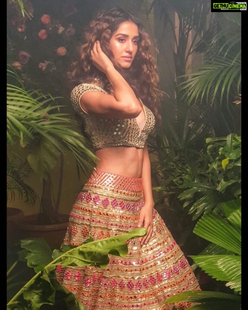 Actress Disha Patani Instagram Photos and Posts - November 2019 - Gethu ...