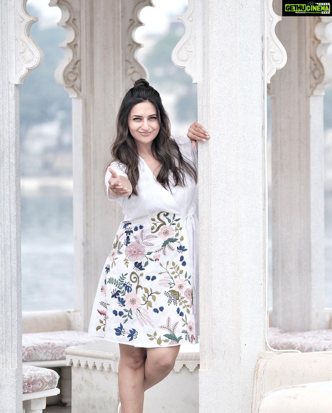 1080px x 1346px - Actress Divyanka Tripathi Instagram Photos and Posts December 2020 - Gethu  Cinema