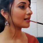 Divyanka Tripathi Instagram - #PandemicSafety methods be like!🙃 Looks more like #MannequinChallenge though!😄 #ShootDiary @officialmanzoorkhan #divyankatripathidahiya #reelitfeelit #Reelkarofeelkaro #trendingvideo #trendingreels