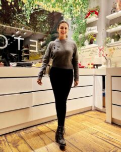 Divyanka Tripathi Instagram - Hello World!!!😍
