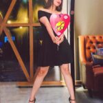 Divyanka Tripathi Instagram – 😉 #BacheloretteEffect