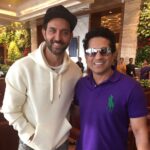 Hrithik Roshan Instagram - Rohan Bhatnagar with the Master Blaster- Sachin Tendulkar. Thank you for your wishes for #Kaabil.