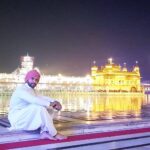 Jackky Bhagnani Instagram - Warm greetings and good wishes to all on the 551st Prakash Purab of Guru Nanak Dev ji. May his blessings always be with all of us. 🙏😇 Memories from my last visit to the golden temple. #gurunanakjayanti #waheguruji #ikonkar