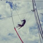 Jacqueline Fernandez Instagram – To be happy let go of unhappiness 🌝 #newyorkcity Trapeze School