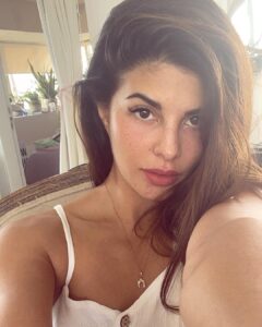 Jacqueline Fernandez Instagram - And out come the freckles 🌈🌻☀️🌼