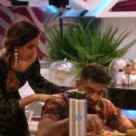 Jasmin Bhasin Instagram - Spreading love & kindness in the #BBHouse is the need of the hour 🤗♥️ #TeamJasmin #JBinBB14 Watch the #BB14 episodes on @colorstv every day and before TV on @vootselect 📺 #BB14 #JBinBB #AbScenePaltega #BiggBoss14 #BiggBoss #BiggBoss2020 #Colors #JasminBhasin #BBlikeABoss #EijazKhan #RahulVaidya #AlyGoni @beingsalmankhan