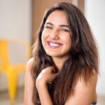 Jasmin Bhasin Instagram - The happiness of winning the task ☺️ Jasmin & parivar totally aced the debate in yesterday’s episode! Double tap if you agree 🤍 #TeamJasmin #JBinBB14 📸 @rishabdahiya #BB14 #JBinBB #AbScenePaltega #BiggBoss14 #BiggBoss #BiggBoss2020 #Colors #JasminBhasin #BBlikeABoss