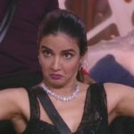 Jasmin Bhasin Instagram - Entertainment ki dukaan, the one & only ——> #JasminBhasin 😂🙌🏻💯 Watch the #BB14 episodes on @colorstv every day and before TV on @vootselect 📺 #WeekendKaVaar #BB14 #JBinBB #AbScenePaltega #BiggBoss14 #BiggBoss #BiggBoss2020 #Colors #BBlikeABoss #KavitaKaushik @beingsalmankhan