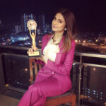 Jennifer Winget Instagram - For Today, I am Indian Affairs Most Promising Versatile TV Actress of the Year .... And Thank You for that!🙏🏻❤️ Sahara Star