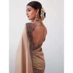 Keerthy Suresh Instagram - At the 66th National Awards ceremony Outfit - @sabyasachiofficial Jewellery- @sabyasachijewelry Photo- @neil_chakraborty Styling - @shravyavarma #styledbyshravyavarma