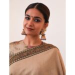 Keerthy Suresh Instagram - At the 66th National Awards ceremony Outfit - @sabyasachiofficial Jewellery- @sabyasachijewelry Photo- @neil_chakraborty Styling - @shravyavarma #styledbyshravyavarma