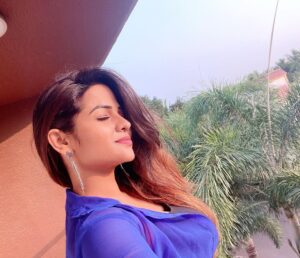 Leesha Instagram - 🌞 💋 ⭐️ 
Good evening my kanmanies 💖