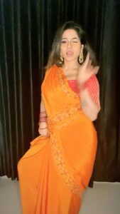 Leesha Instagram - 🧡 ❤️ #dreamumwakeupum #viralpost  #trending #foryou
#instareels #saree #reelitfeelit #reelkarofeelkaro #reels #fyp #trendingnow #sareelove #reel