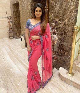 Leesha Instagram - 💖 💘 
Love you all my insta family 💋
#besafe #bebold #behappy #beyou #love #family #leesha #leeshaeclairs #actress #tamilgirl #saree #sareelove